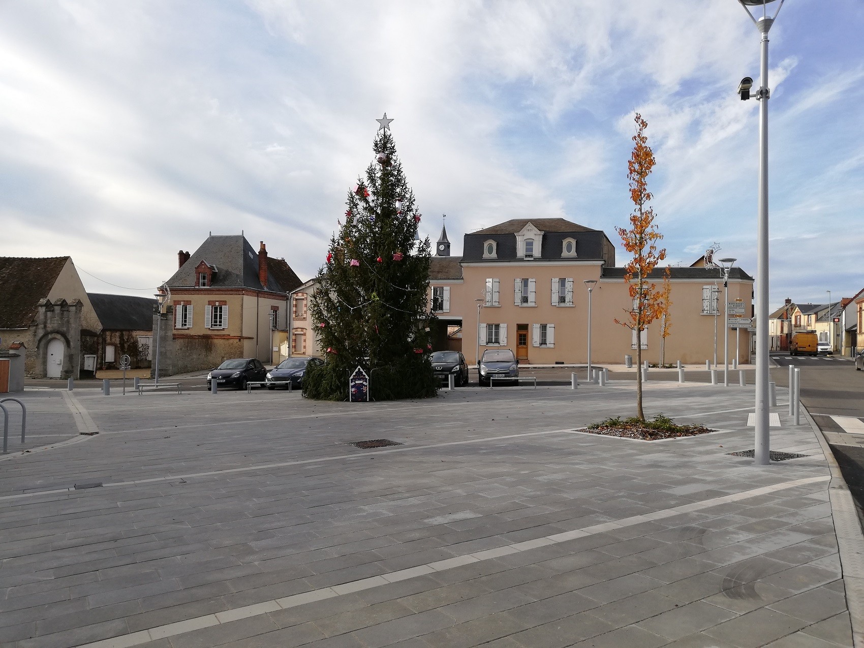 La réception de la place de Verdun de Sours est actée !